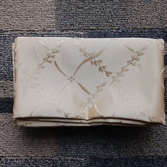 Tablecloth All Occasion Gold Festive Christmas New Years Rectangle 59" x 100" - Picture 5 of 6